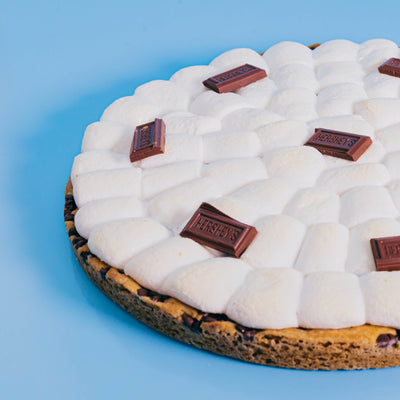 pizza de galleta con masmelos smores